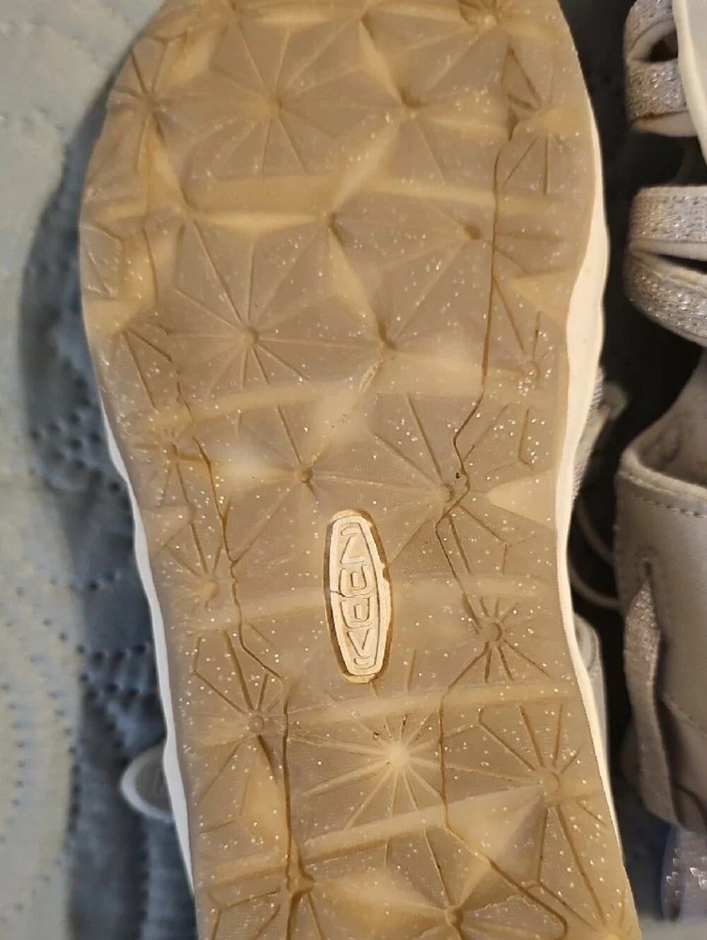 Keen comfortable cream